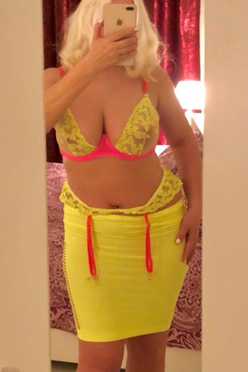 Проститутка Алиса, в Питере у метро Комендантский проспект Проститутка Алиса, в Питере у метро Комендантский проспект