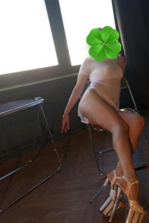 Проститутка Алина, в Питере у метро Московская