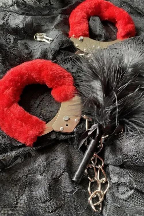 Проститутка Строгая Оля, Питера у метро Гражданский проспект