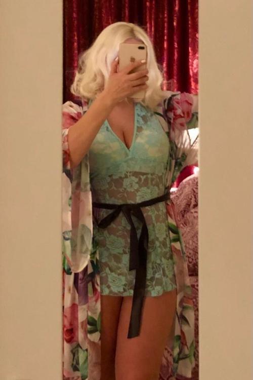 Проститутка Алиса, в Питере у метро Комендантский проспект Проститутка Алиса, в Питере у метро Комендантский проспект