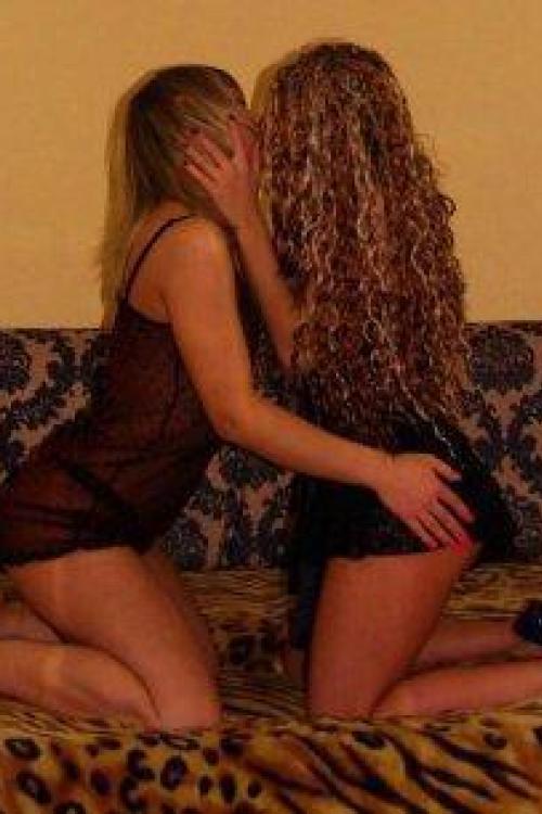 Проститутка Марина и Оля, Питера у метро Международная