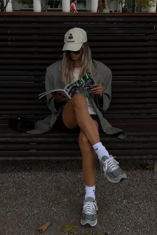 Проститутка Александра Инди, СПб у метро Невский проспект