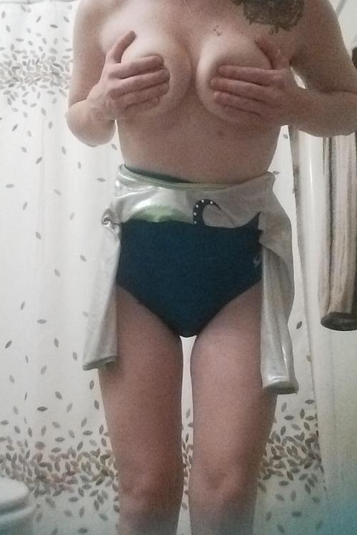 Проститутка Галя, Питера у метро Московская