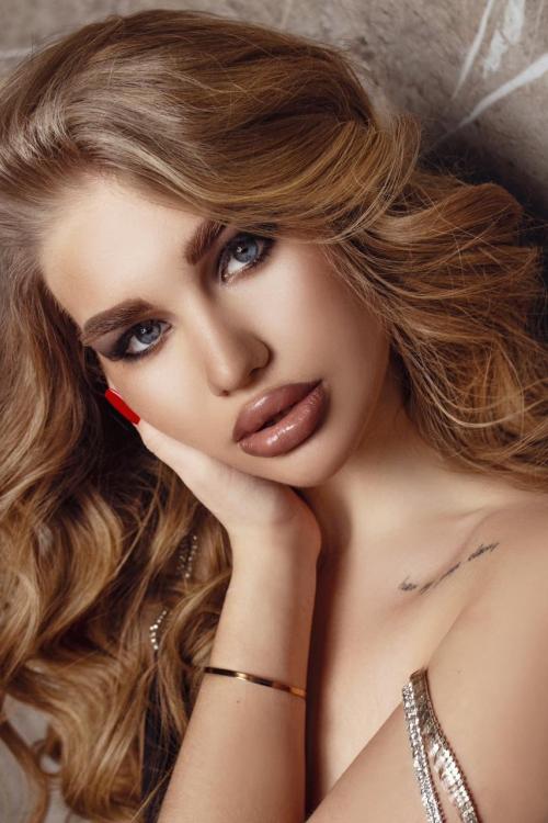 Проститутка Илона, в Питере у метро Звенигородская