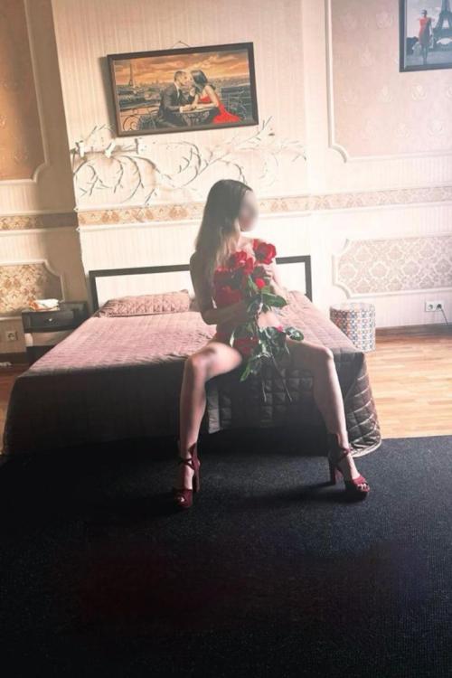 Проститутка Мия, в Питере у метро Комендантский проспект