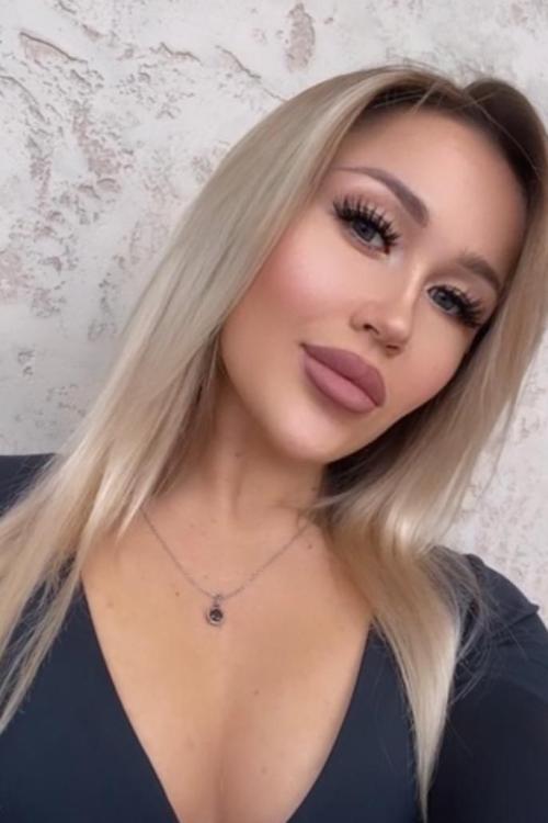 Проститутка Вика Выезд , Питера у метро Комендантский проспект