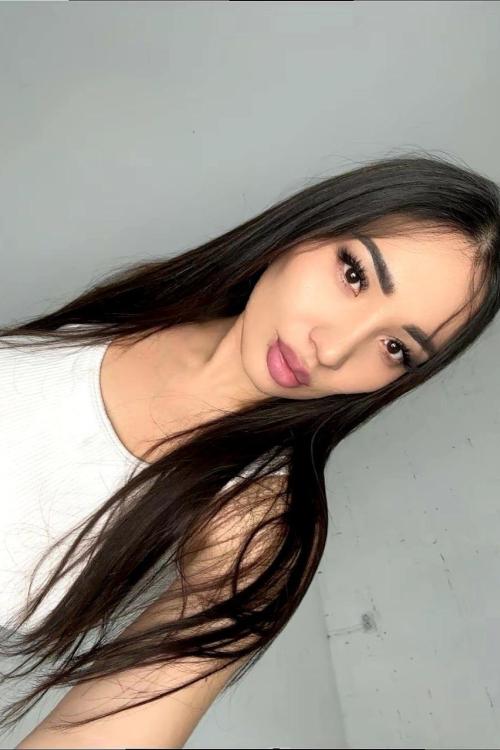 Проститутка Милана, Питера у метро Гостиный двор