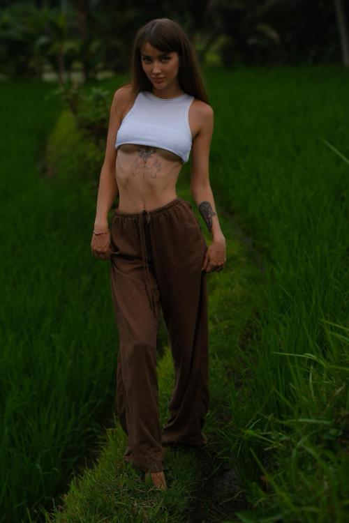 Проститутка Лилия, Питера у метро Сенная площадь