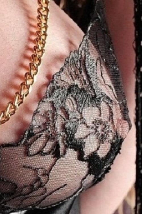 Проститутка Минетик долго-долго), в Питере у метро метро Гражданский проспект