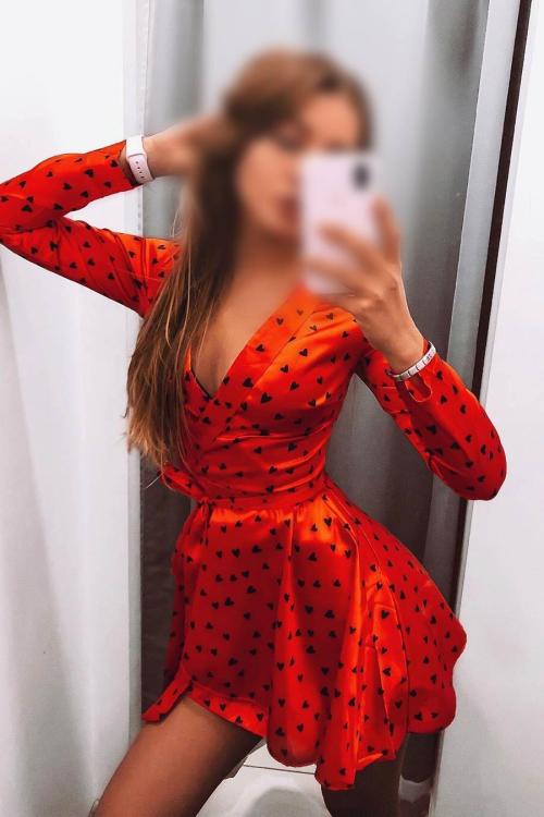 Проститутка Маша, Питера у метро Московская