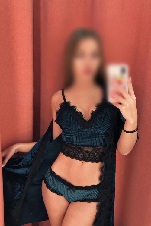 Проститутка Маша, Питера у метро Московская