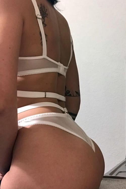 Проститутка Яна, СПб у метро Звёздная