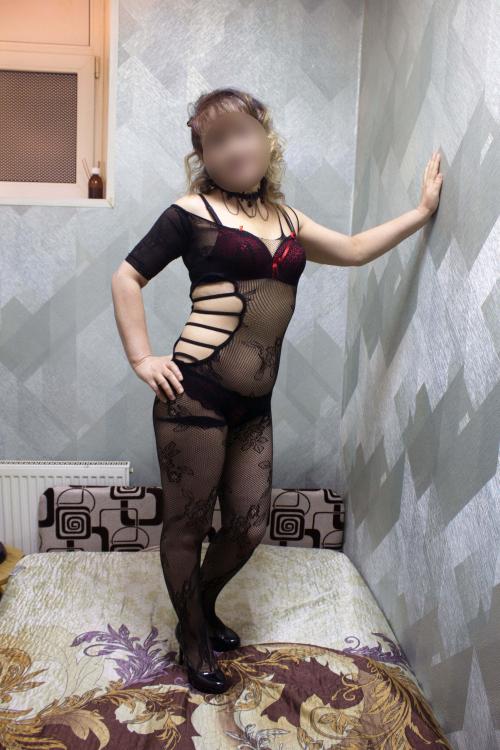 Проститутка Фарида, в Питере у метро Пионерская