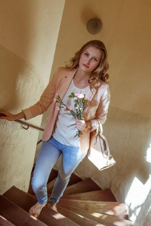 Проститутка Ольга, в Питере у метро Комендантский проспект Проститутка Ольга, в Питере у метро Комендантский проспект