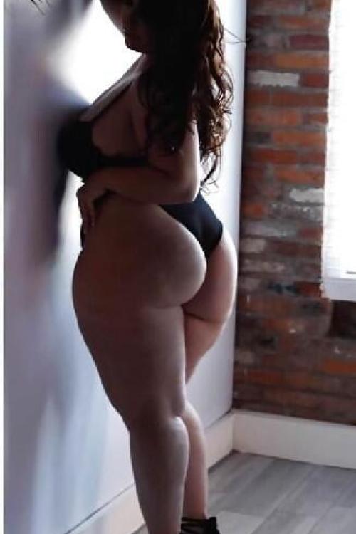 Бесплатные объявления СПб | +79643748438 2000 рублей часик метро