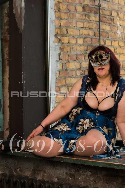 Проститутка Сисястый пончик, Питера у метро Площадь Восстания