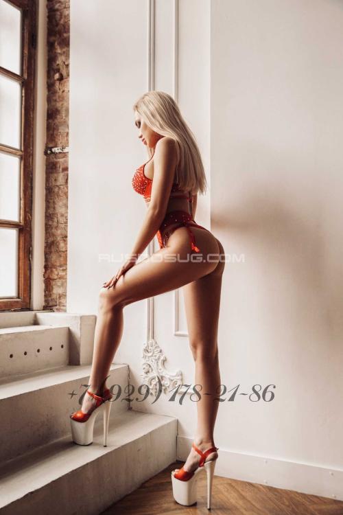 Проститутка Карина, Питера у метро Маяковская