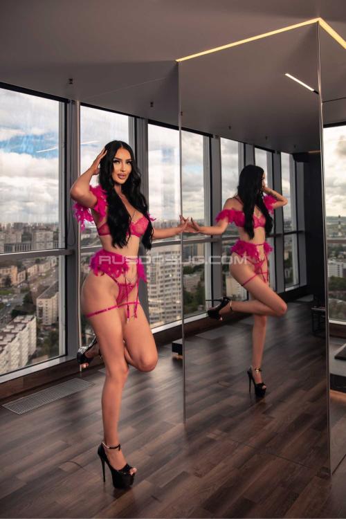 Проститутка Королева минета, Питера у метро Пионерская