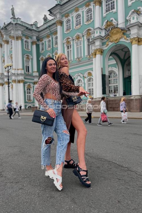 Проститутка Катя и Вика, Питера у метро Звёздная