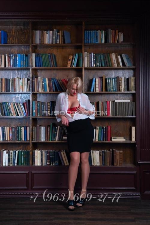 Проститутка София, СПб у метро Московская