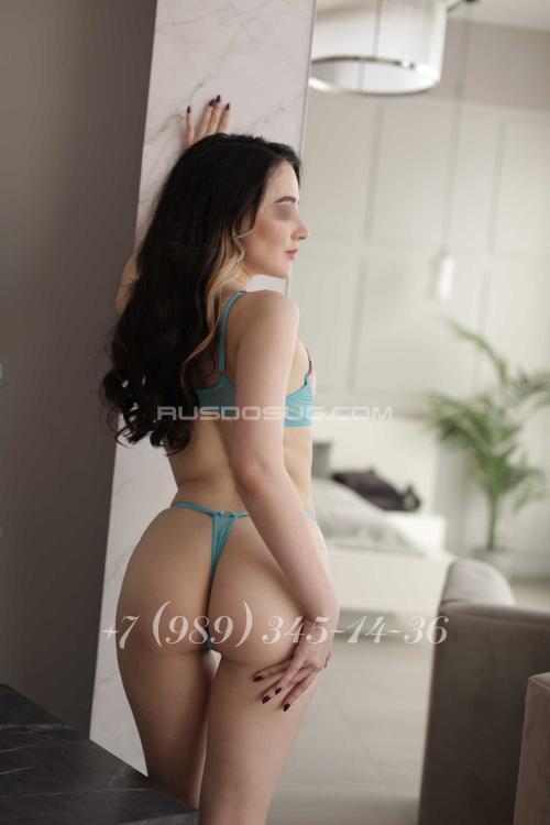 Проститутка Марго Горячева, в Питере у метро Московская