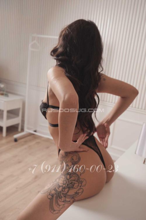 Проститутка Айя, Питера у метро Приморская