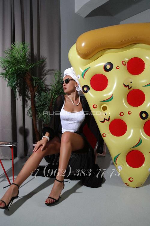 Проститутка Кэрри, Питера у метро Балтийская