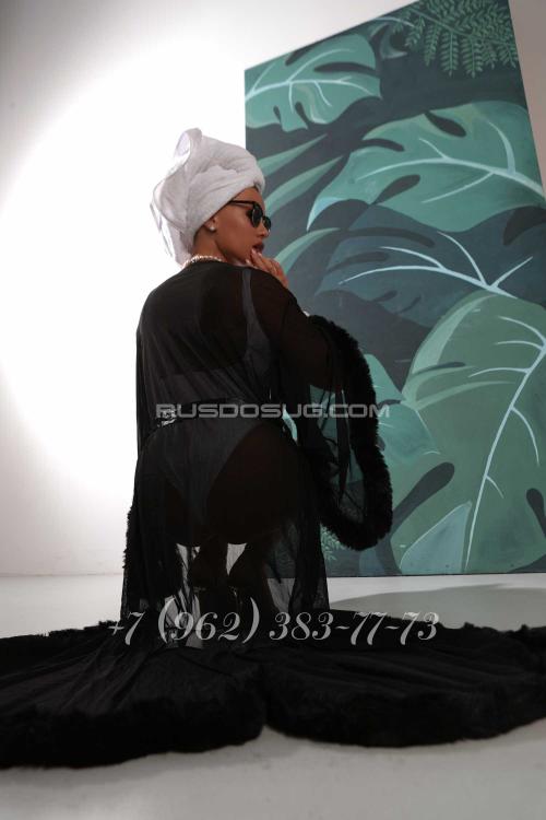 Проститутка Кэрри, Питера у метро Балтийская