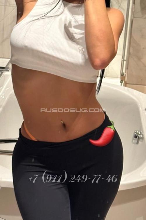 Проститутка Микки, в Питере у метро Гостиный двор