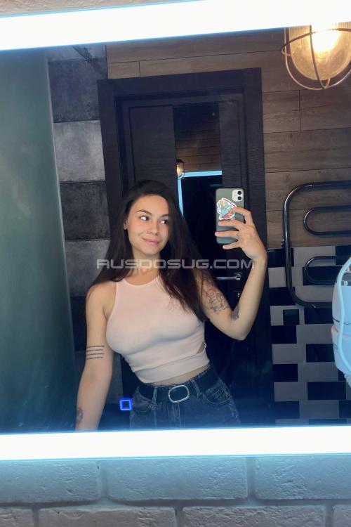 Проститутка Варя, в Питере у метро Достоевская