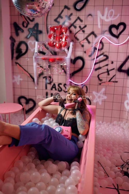 Проститутка Эвелина, Питера у метро Проспект Ветеранов