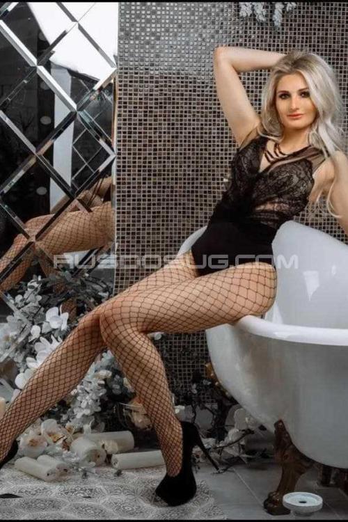 Проститутка Крисс, Питера у метро Московская