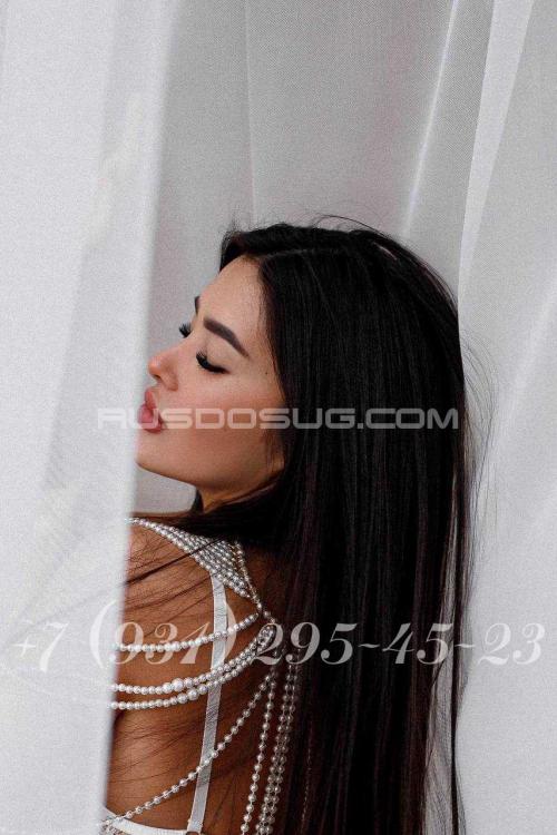 Проститутка Эля, Питера у метро Площадь Александра Невского