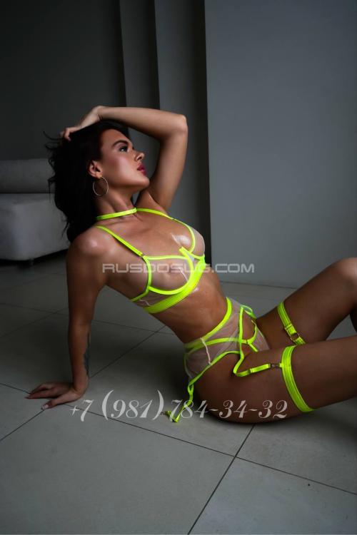 Проститутка София, Питера у метро Площадь Александра Невского