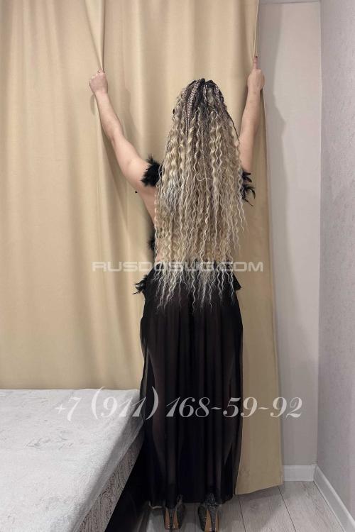 Проститутка Милана, Питера у метро Академическая