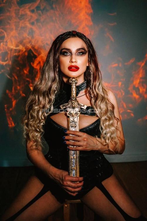 Проститутка Милана, в Питере у метро метро Московская