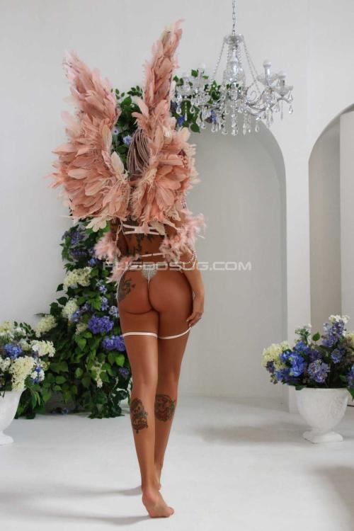 Проститутка Кэрри, Питера у метро Парк Победы