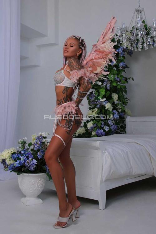 Проститутка Кэрри, Питера у метро Парк Победы