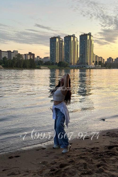 Проститутка Кира, в Питере у метро Ладожская