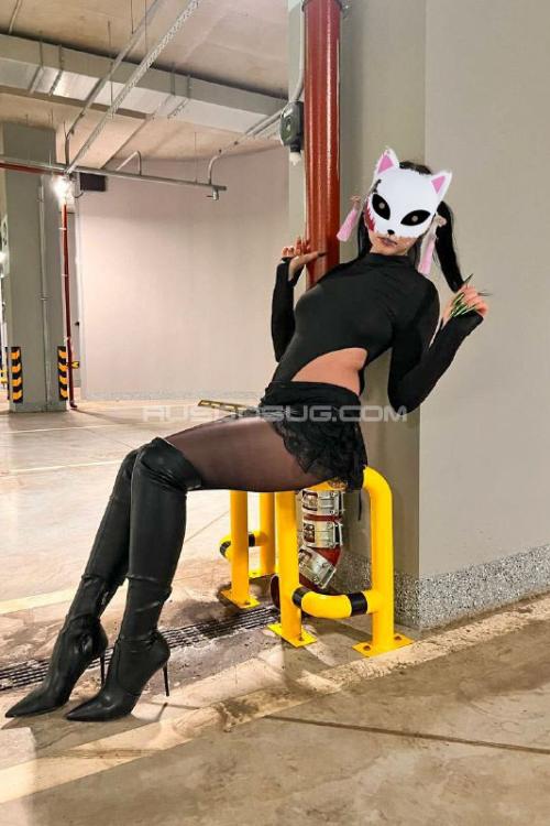 Проститутка Милана, в Питере у метро Лесная