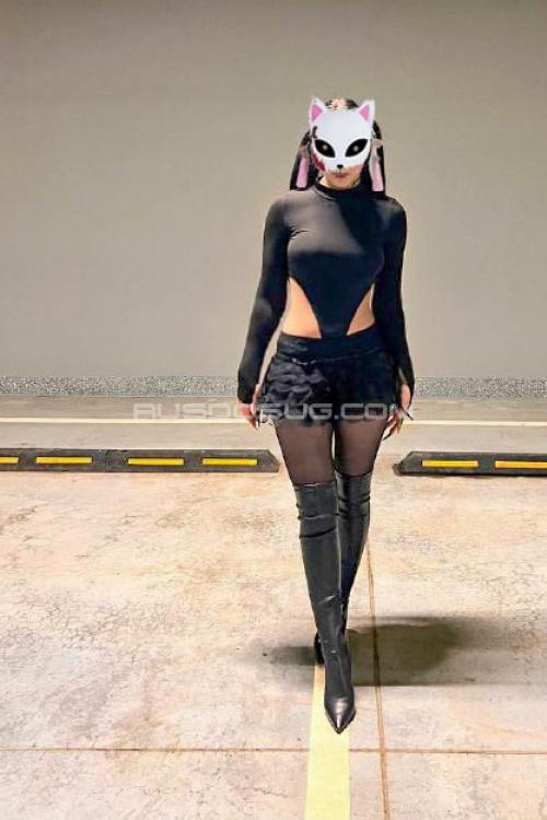 Проститутка Милана, в Питере у метро Лесная