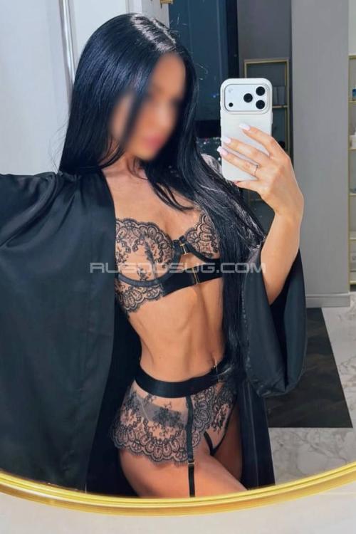 Проститутка Лисса, в Питере у метро Невский проспект