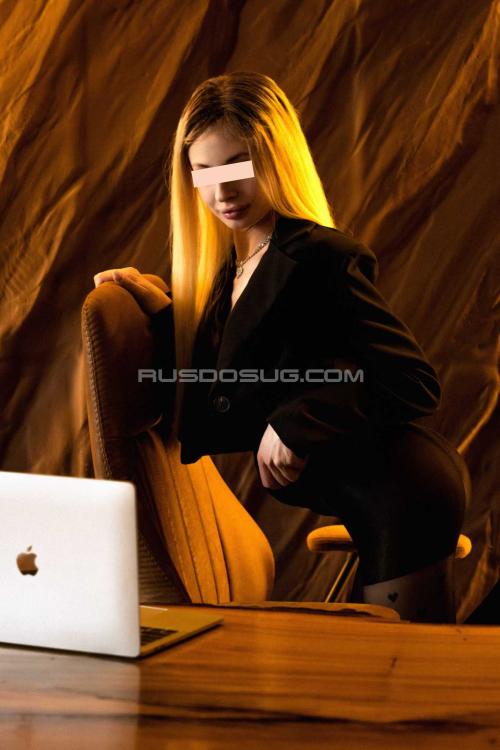 Проститутка Юля, Питера у метро Звёздная