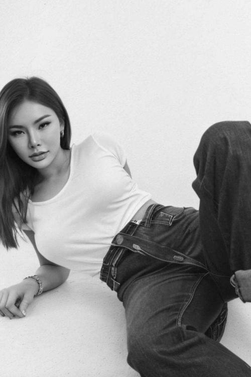 Проститутка Дженни, Питера у метро Горьковская