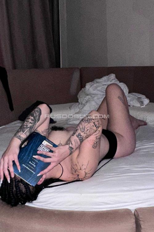 Проститутка Лиза, в Питере у метро Приморская