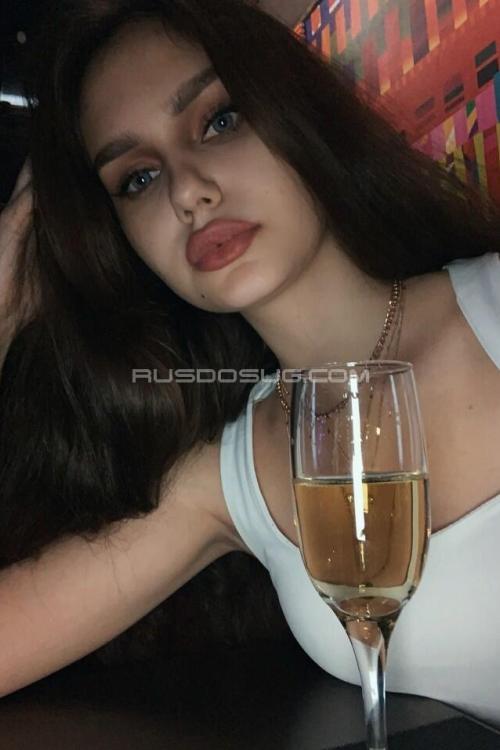 Проститутка Адель, в Питере у метро Московская