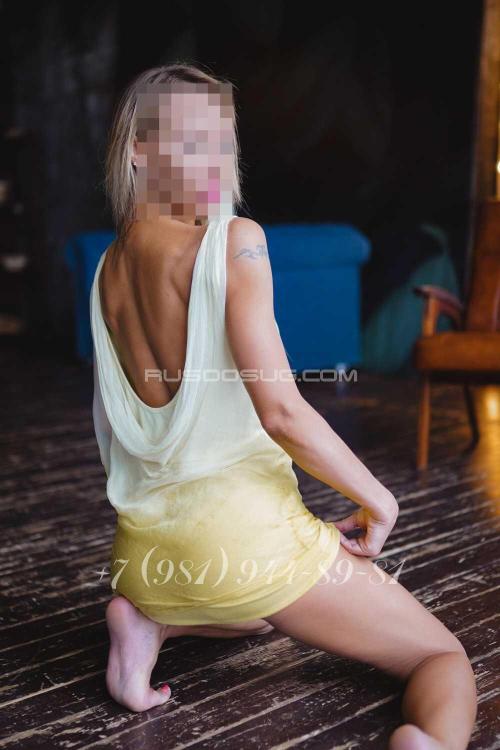 Проститутка Пиф-паф, Питера у метро Достоевская