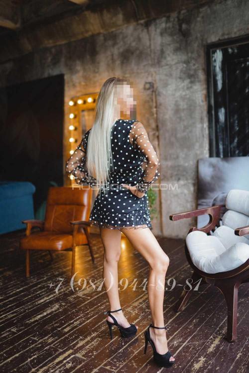 Проститутка Пиф-паф, Питера у метро Достоевская