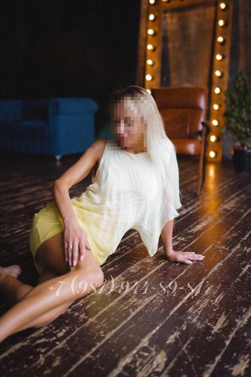 Проститутка Пиф-паф, Питера у метро Достоевская