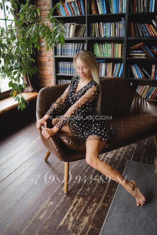 Проститутка Пиф-паф, Питера у метро Достоевская